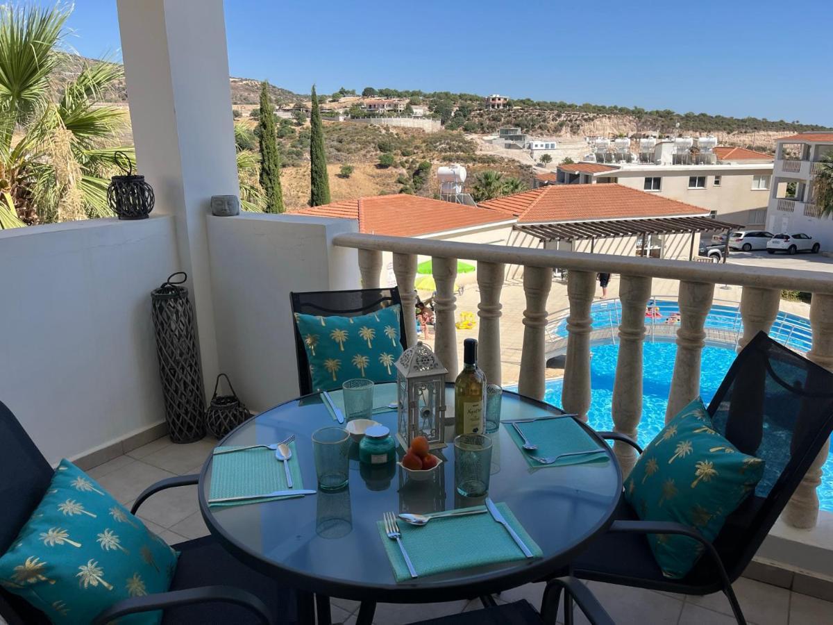 Beautiful 2 Bed Apartment In Peyia Valley, Paphos מראה חיצוני תמונה