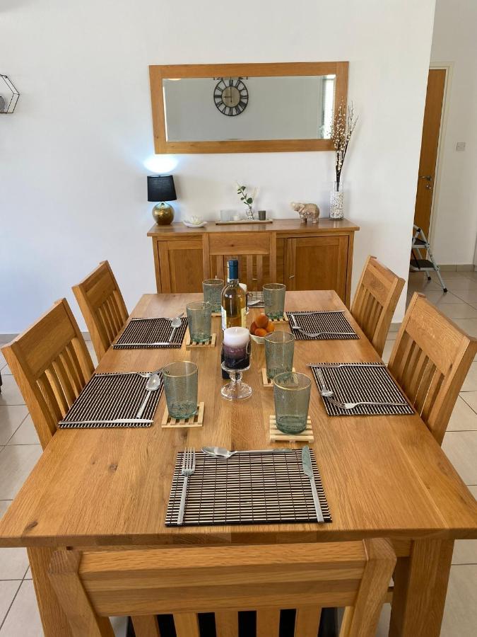 Beautiful 2 Bed Apartment In Peyia Valley, Paphos מראה חיצוני תמונה