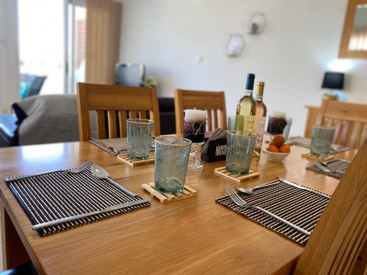 Beautiful 2 Bed Apartment In Peyia Valley, Paphos מראה חיצוני תמונה