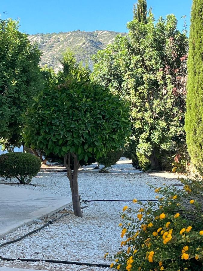 Beautiful 2 Bed Apartment In Peyia Valley, Paphos מראה חיצוני תמונה