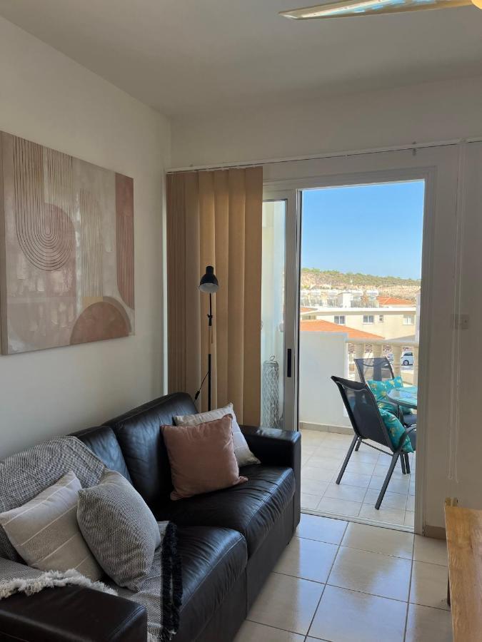 Beautiful 2 Bed Apartment In Peyia Valley, Paphos מראה חיצוני תמונה