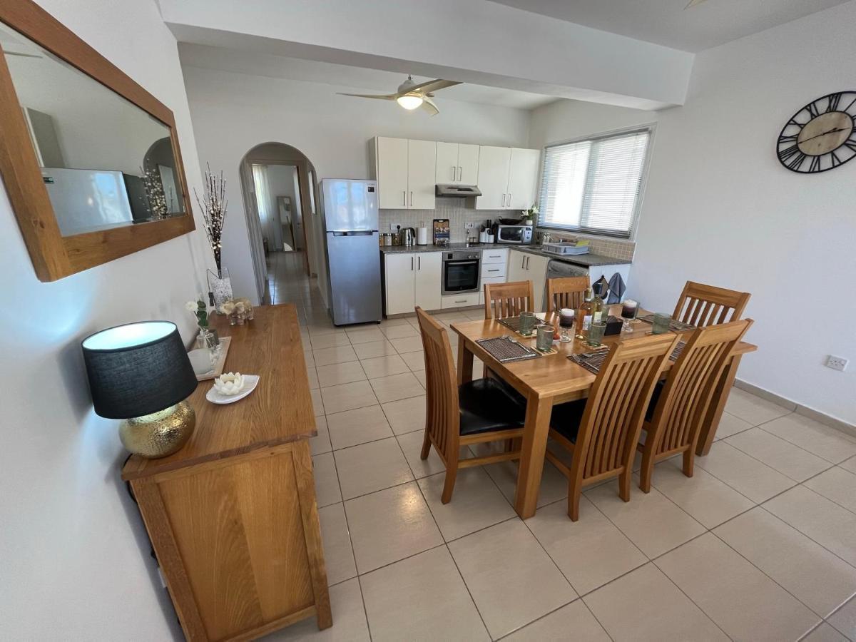 Beautiful 2 Bed Apartment In Peyia Valley, Paphos מראה חיצוני תמונה
