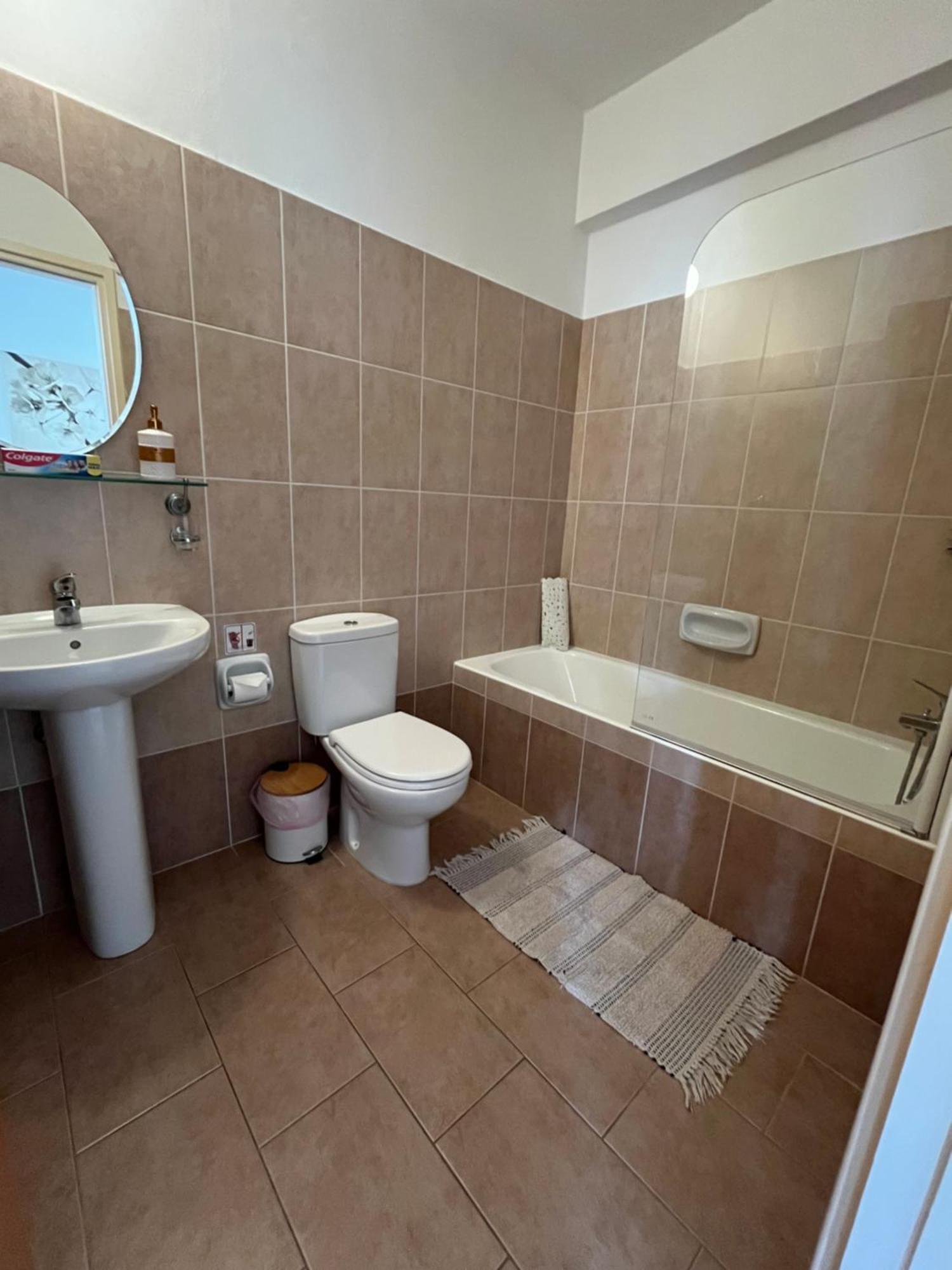 Beautiful 2 Bed Apartment In Peyia Valley, Paphos מראה חיצוני תמונה
